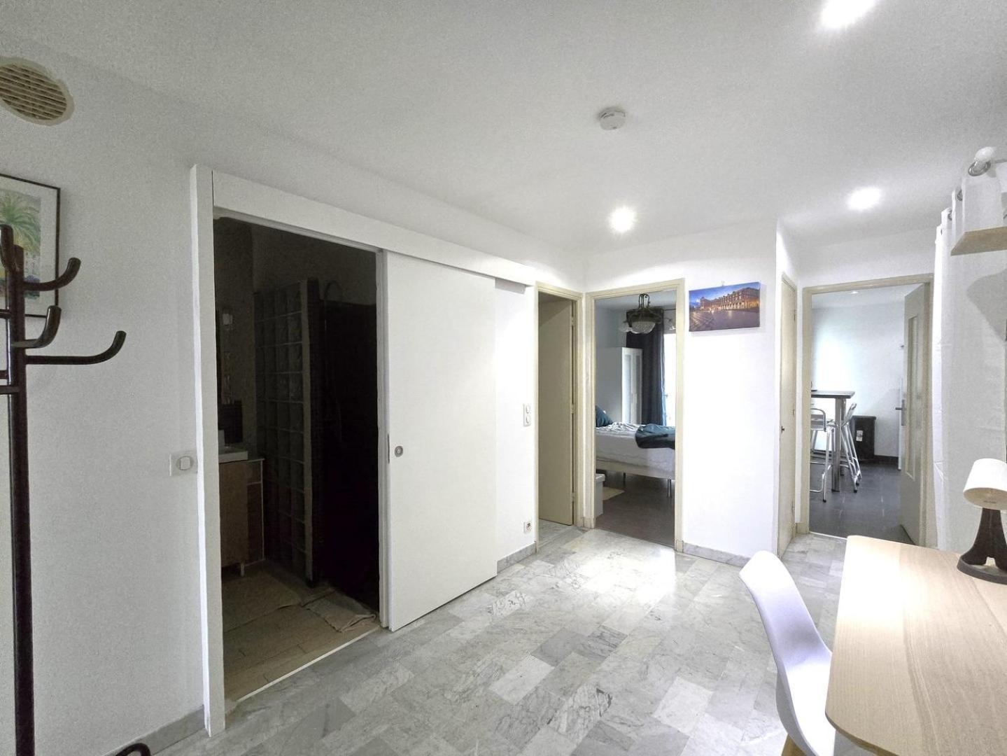 Large T2 50m From The Beaches * Nizza